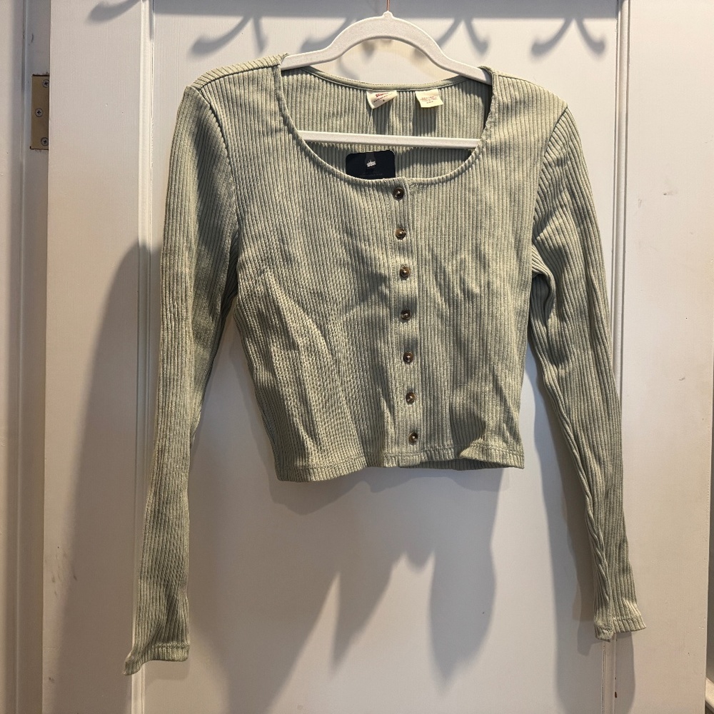 Levi’s ribbed long sleeved cropped shirt